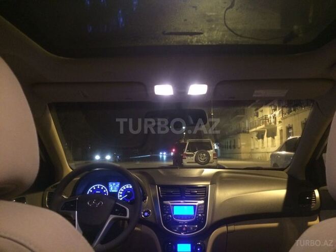 Hyundai Accent 2011, 120,000 km - 1.6 l - Bakı