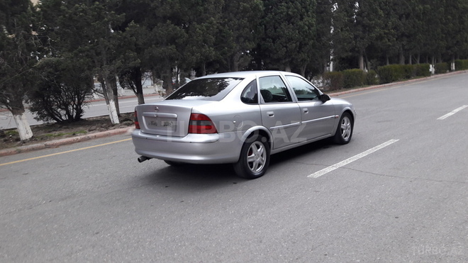 Opel Vectra 1996, 220,000 km - 2.0 l - Sumqayıt