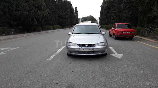 Opel Vectra 1996, 220,000 km - 2.0 l - Sumqayıt