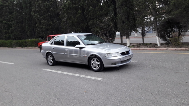 Opel Vectra 1996, 220,000 km - 2.0 l - Sumqayıt