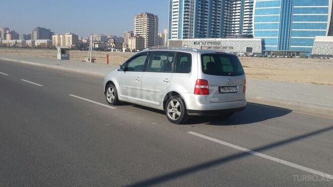 Volkswagen Touran 2005, 235,000 km - 0.2 l - Sumqayıt