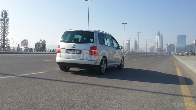 Volkswagen Touran 2005, 235,000 km - 0.2 l - Sumqayıt