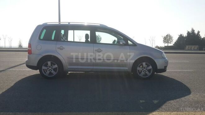 Volkswagen Touran 2005, 235,000 km - 0.2 l - Sumqayıt