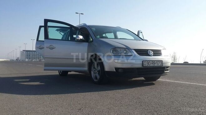 Volkswagen Touran 2005, 235,000 km - 0.2 l - Sumqayıt