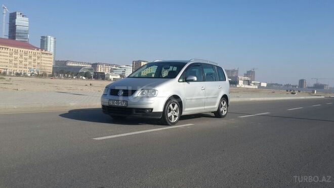 Volkswagen Touran 2005, 235,000 km - 0.2 l - Sumqayıt