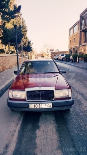 Mercedes E 260 1989, 359,000 km - 2.6 l - Bakı