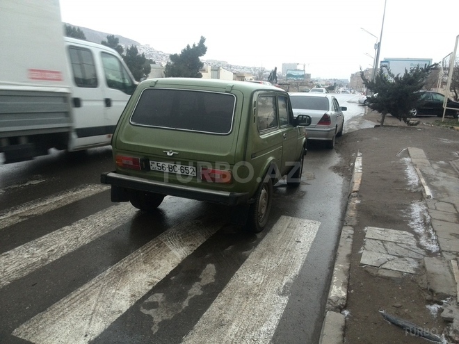LADA (VAZ) Niva 1982, 300,000 km - 1.6 л - Bakı