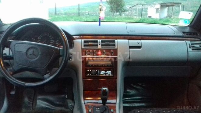 Mercedes E 230 1997, 290,000 km - 2.3 l - Lənkəran