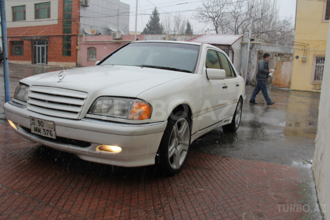 Mercedes C 230 2000, 193,000 km - 2.3 l - Bakı