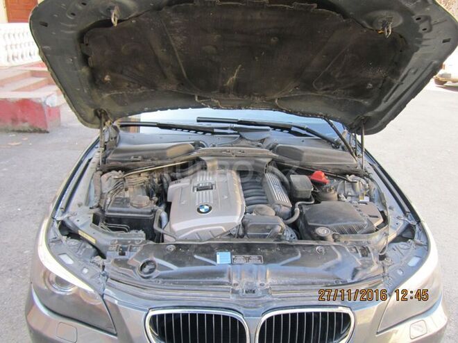 BMW 523 2007, 210,000 km - 2.5 l - Qazax