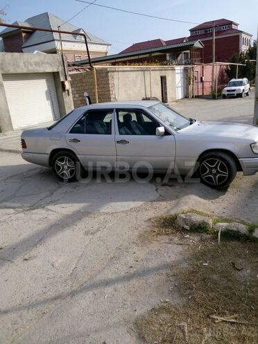Mercedes E 200 1992, 275,000 km - 0.2 l - Bakı