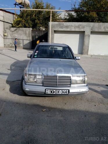 Mercedes E 200 1992, 275,000 km - 0.2 l - Bakı