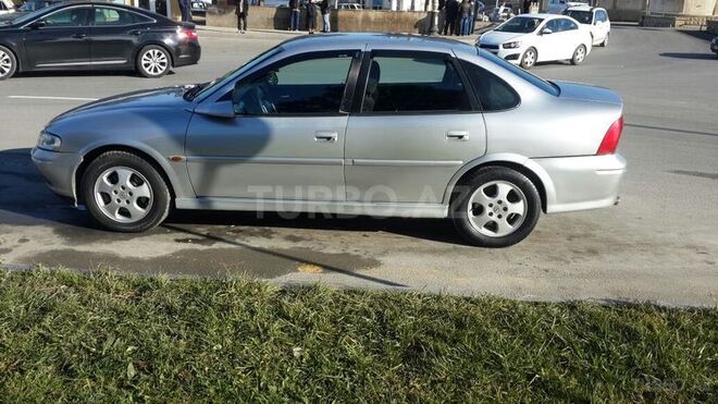 Opel Vectra 1999, 260,000 km - 2.0 l - Bakı