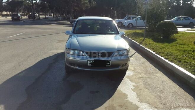Opel Vectra 1999, 260,000 km - 2.0 l - Bakı