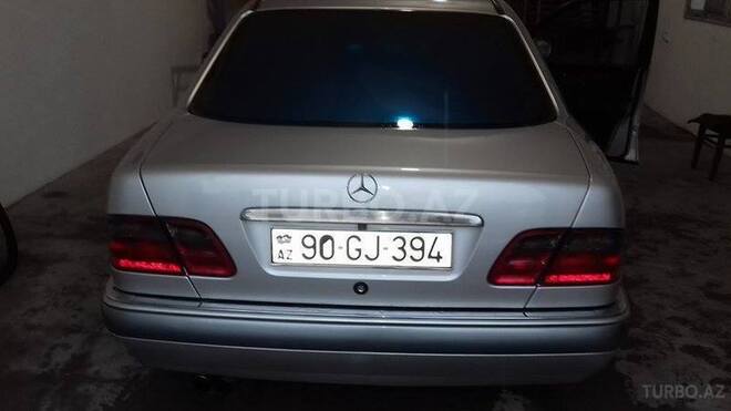 Mercedes E 240 1997, 274,134 km - 2.4 l - Bakı