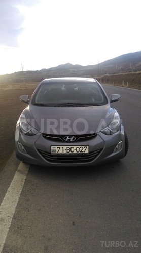 Hyundai Elantra 2012, 151,500 km - 1.8 л - 