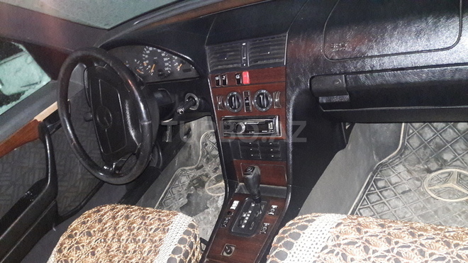 Mercedes C 200 1995, 250,945 km - 2.0 l - Bakı