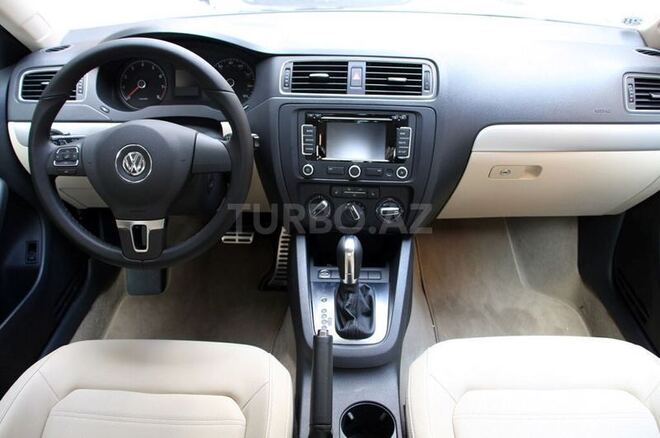 Volkswagen Jetta 2011, 82,000 km - 2.5 l - Bakı