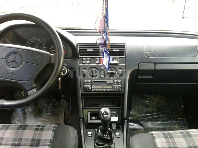 Mercedes C 180 1995, 321,000 km - 0.2 l - Bakı