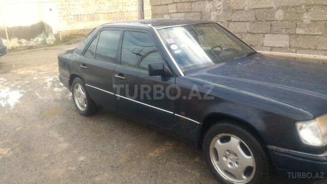 Mercedes E 250 1993, 312,000 km - 2.5 l - Bakı