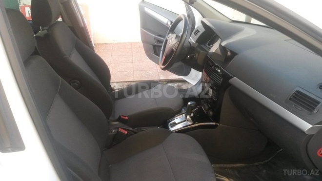 Opel Astra 2010, 92,000 km - 1.9 l - Bakı