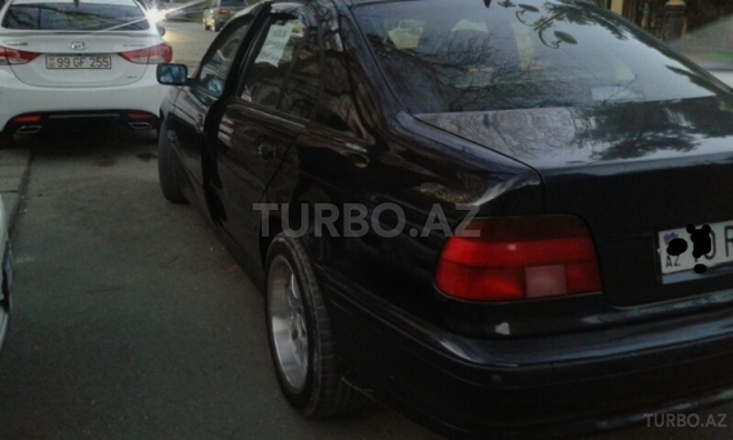 BMW 523 1999, 300,000 km - 2.5 l - Bakı