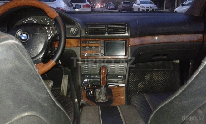 BMW 523 1999, 300,000 km - 2.5 l - Bakı