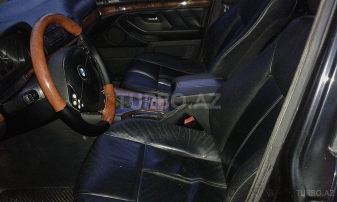 BMW 523 1999, 300,000 km - 2.5 l - Bakı