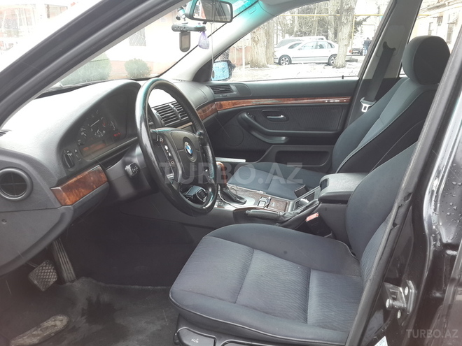 BMW 523 1999, 273,000 km - 2.5 l - Bakı
