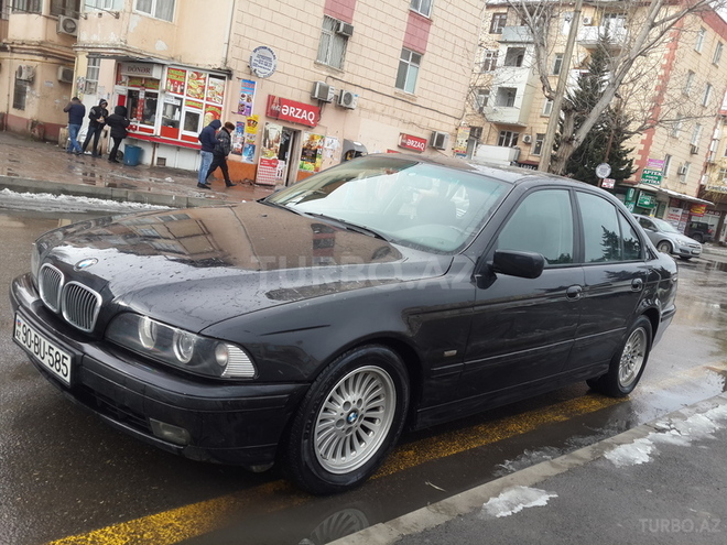 BMW 523 1999, 273,000 km - 2.5 l - Bakı