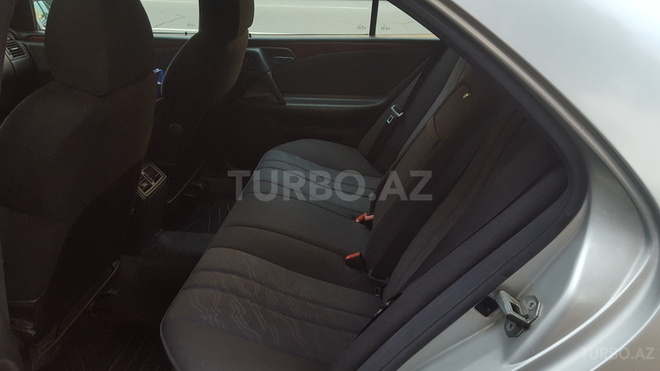 Mercedes E 220 1999, 300,000 km - 2.2 l - Sumqayıt