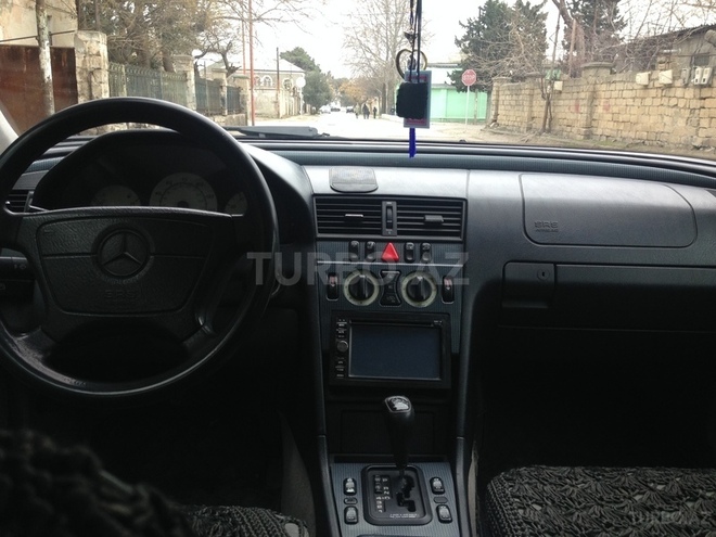 Mercedes C 230 1998, 235,000 km - 2.3 l - Sumqayıt