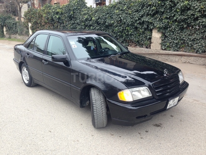 Mercedes C 230 1998, 235,000 km - 2.3 l - Sumqayıt
