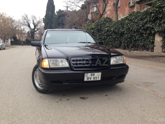 Mercedes C 230 1998, 235,000 km - 2.3 l - Sumqayıt