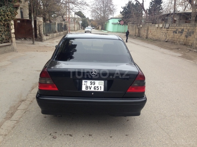 Mercedes C 230 1998, 235,000 km - 2.3 l - Sumqayıt