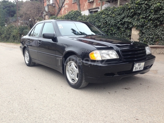 Mercedes C 230 1998, 235,000 km - 2.3 l - Sumqayıt