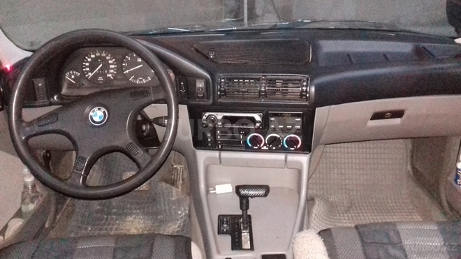BMW 520 1990, 298,000 km - 2.0 l - Bakı