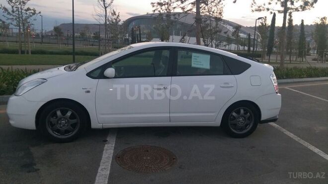 Toyota Prius 2008, 198,000 km - 1.5 л - Bakı