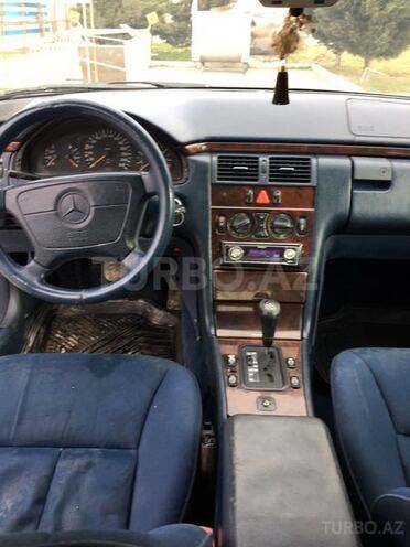 Mercedes E 280 1996, 317,000 km - 2.8 l - Bakı