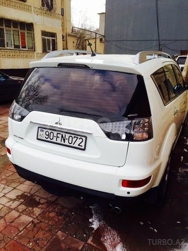 Mitsubishi Outlander 2010, 130,000 km - 3.0 l - Bakı