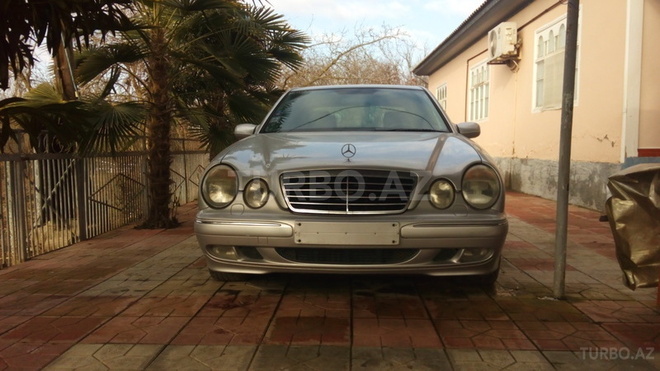 Mercedes E 220 2000, 250,000 km - 2.2 l - Bakı