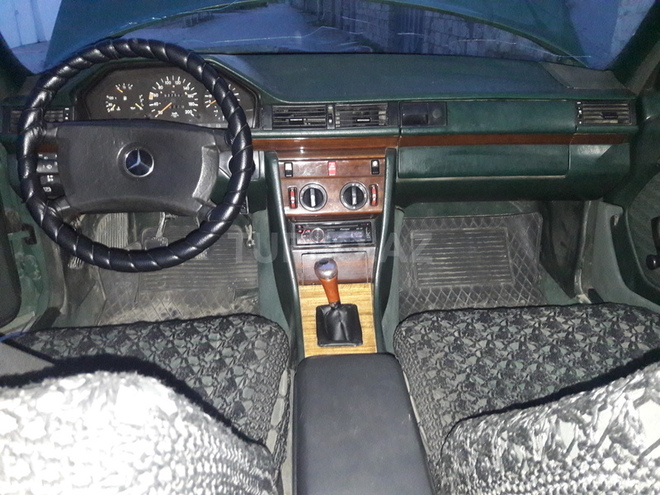 Mercedes E 240 1990, 375,000 km - 2.5 л - Bakı