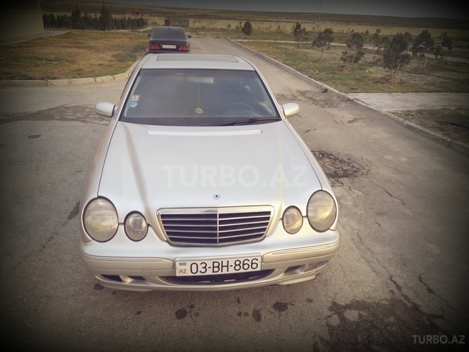 Mercedes E 220 2001, 245,403 km - 2.2 l - Sumqayıt