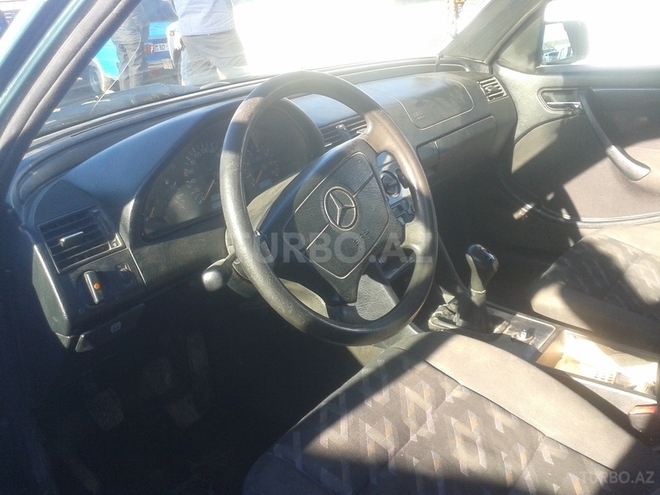 Mercedes C 180 1998, 260,000 km - 2.0 л - Cəlilabad