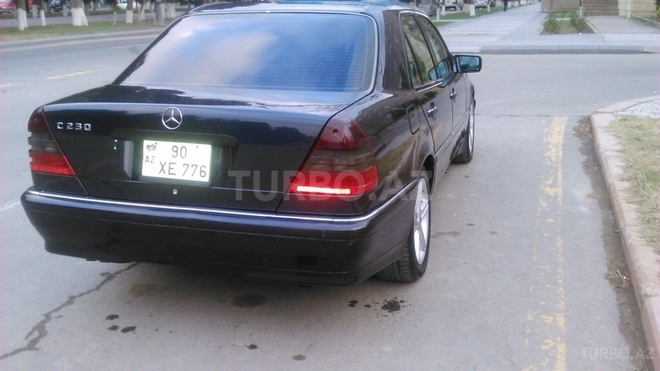 Mercedes C 230 1997, 245,000 km - 2.3 l - Sumqayıt