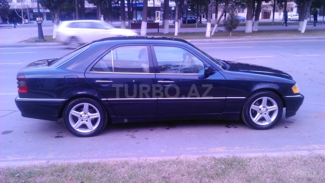 Mercedes C 230 1997, 245,000 km - 2.3 l - Sumqayıt