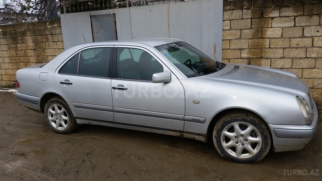 Mercedes E 230 1997, 243,000 km - 2.3 l - Bakı