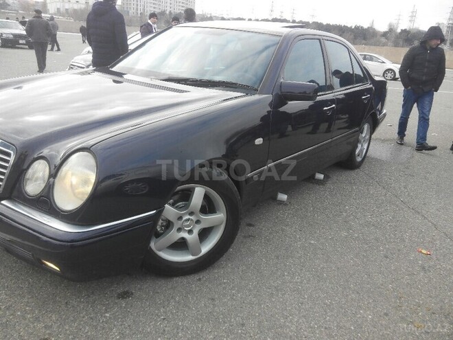 Mercedes E 240 1999, 344,000 km - 2.4 л - Bakı