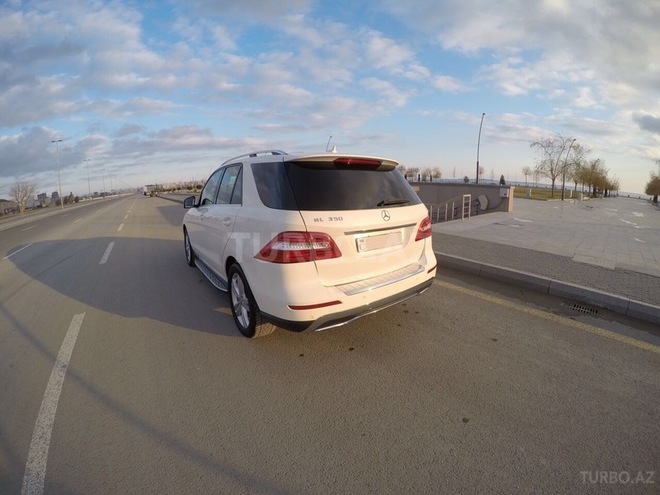 Mercedes ML 350 2011, 68,000 km - 3.5 l - Bakı