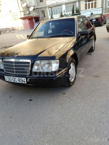 Mercedes E 220 1993, 412,000 km - 2.2 l - Sumqayıt